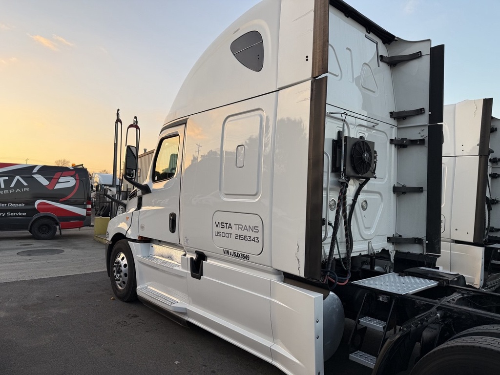 2018 Freightliner EVO 