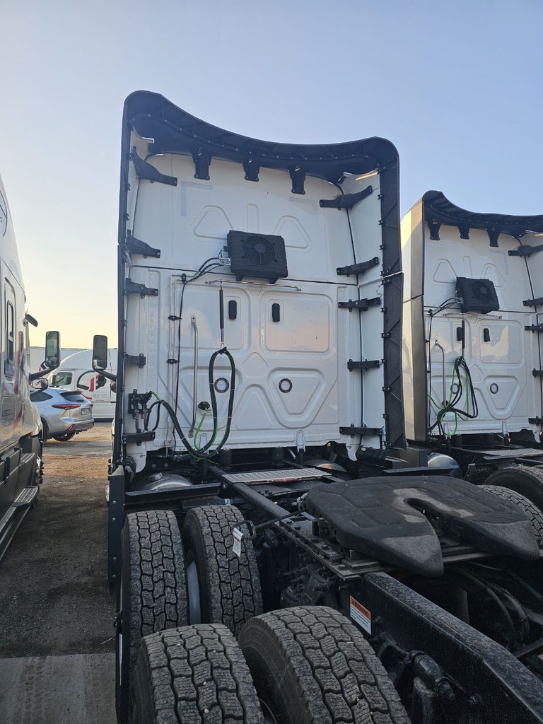 2025 Freightliner Cascadia 