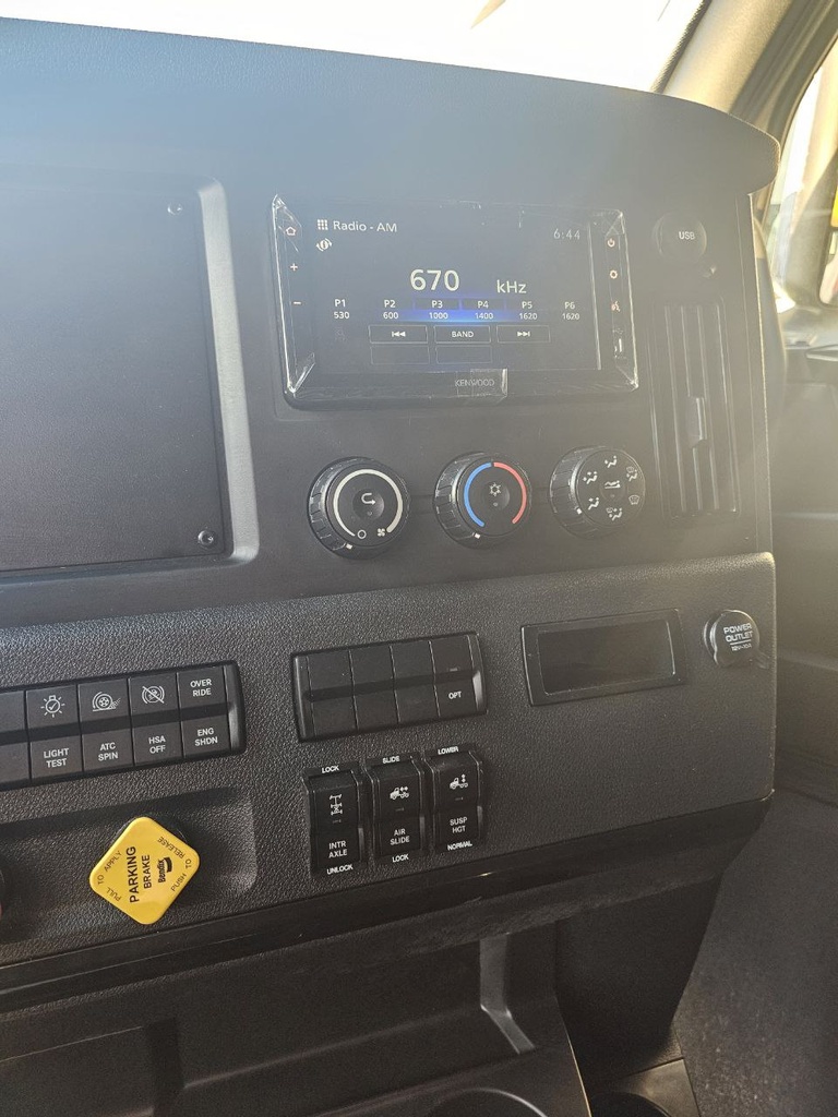 2025 Freightliner Cascadia 