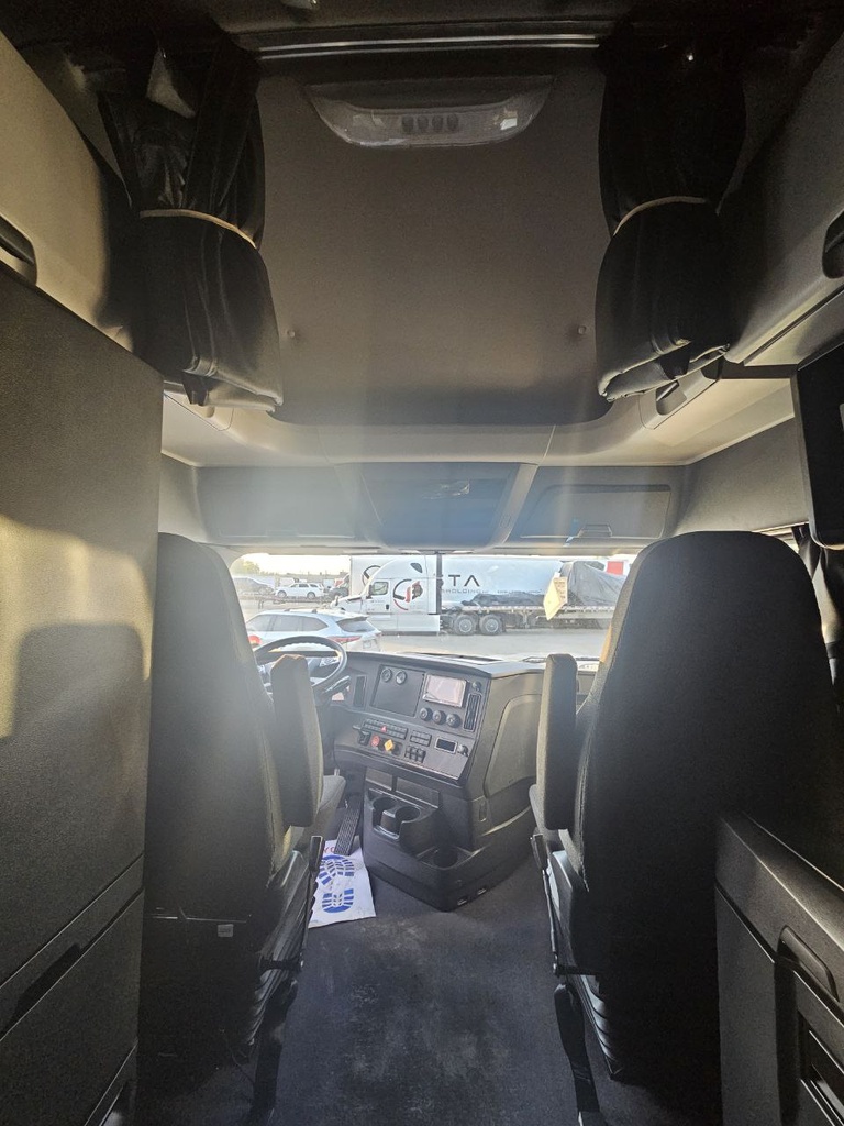 2025 Freightliner Cascadia 